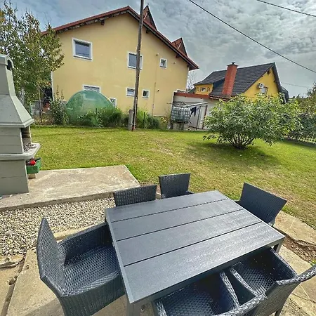 Tezno Vandrarhem *